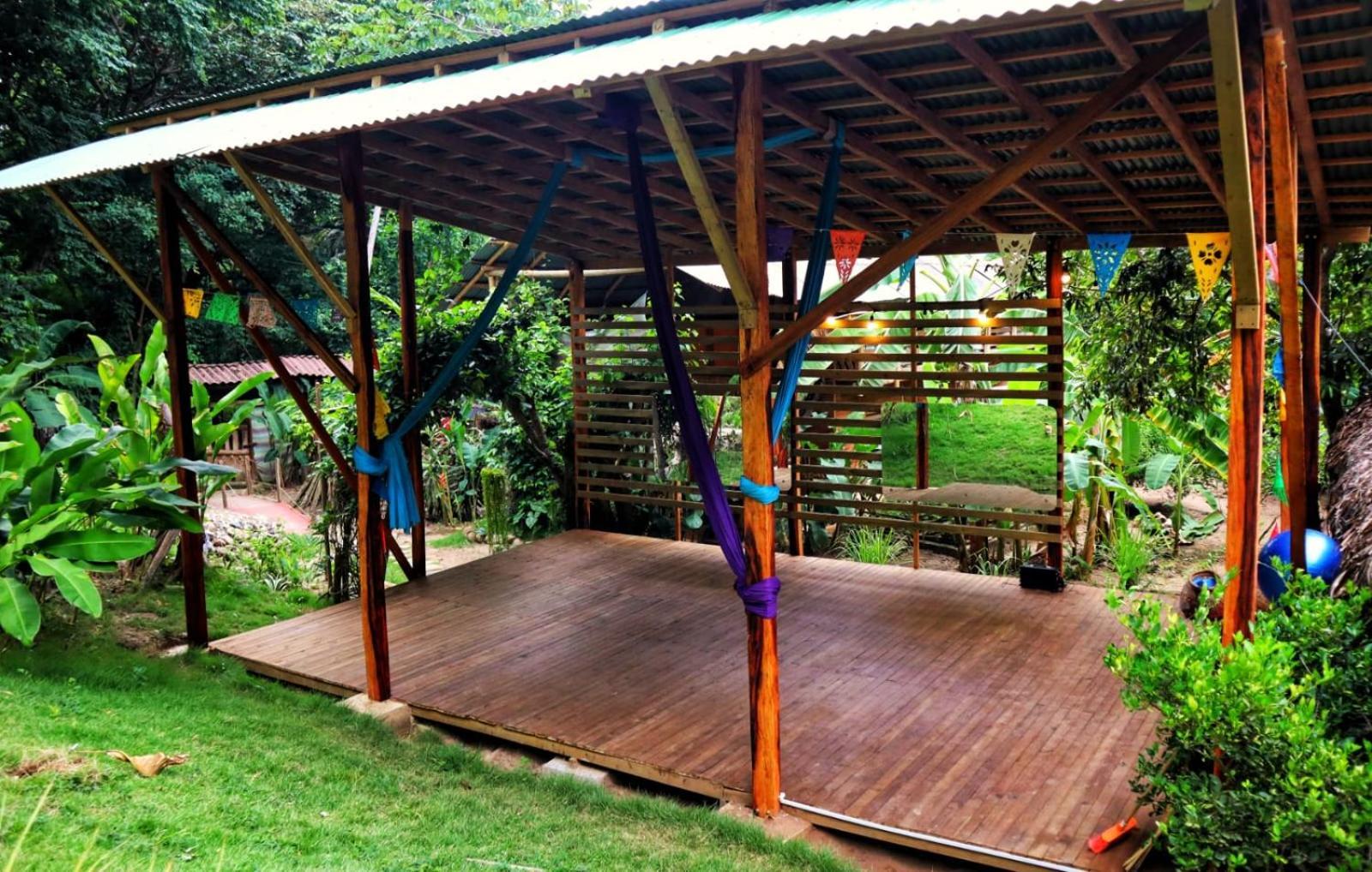 La Casa En El Aire * Palomino